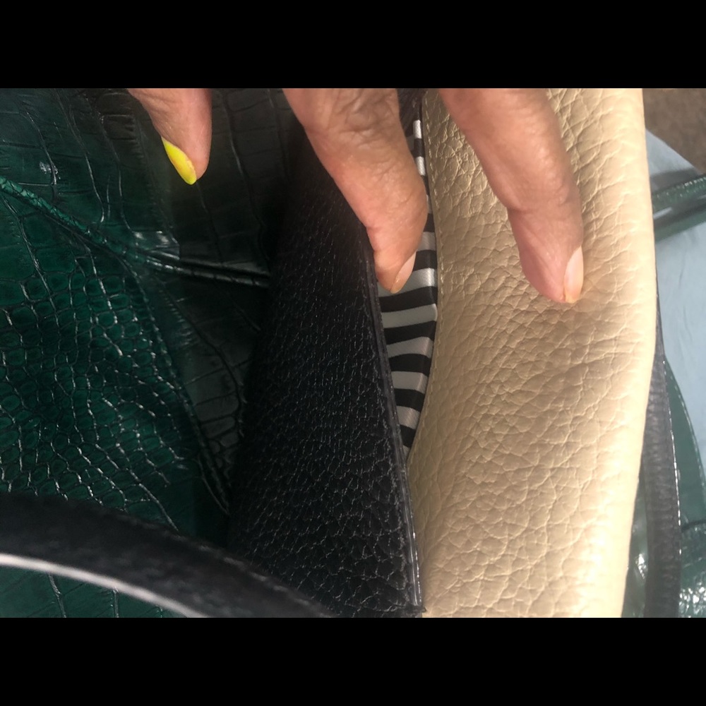 Kate Spade Crossbody - Picture 4 of 7